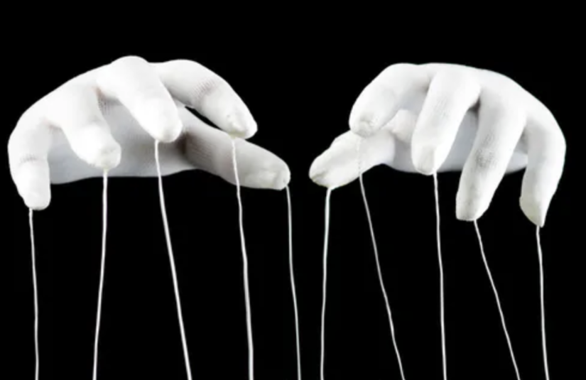 Conspiracy theories, critical thinking and common sense